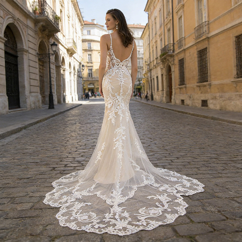 Sexy Meerjungfrau Brautkleid Spitze Nude V-Ausschnitt Rückenfrei Hochzeitskleid mit Schleppe Elegant 2-26W