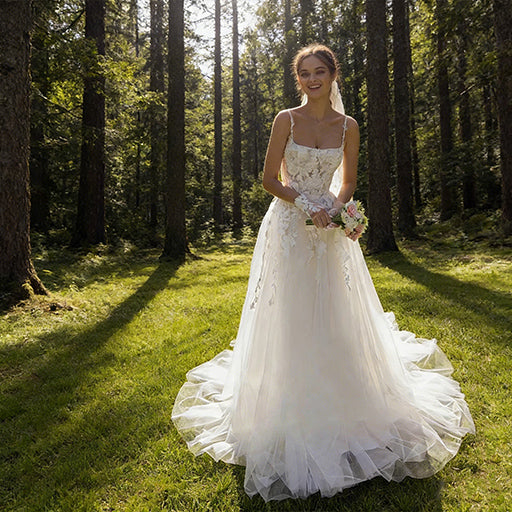 BHstyle A Linie Ball-Gown mit floraler Spitze Ballkleid mit Spaghettiträgern eckigem Ausschnitt Kapellen Schleppe 2-26W