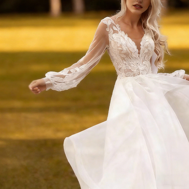 A-Linien Brautkleid in Elfenbein – Hochzeitskleid mit floralem V-Ausschnitt und voluminösem Volant-Rock aus Tüll 2-26W