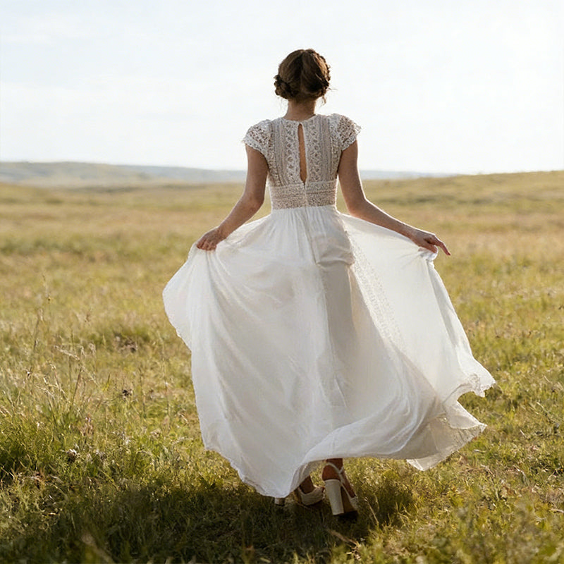Boho Brautkleid mit Spitzenoberteil und Flügelärmeln Romantisches A-Linie Hochzeitskleid 2-26W