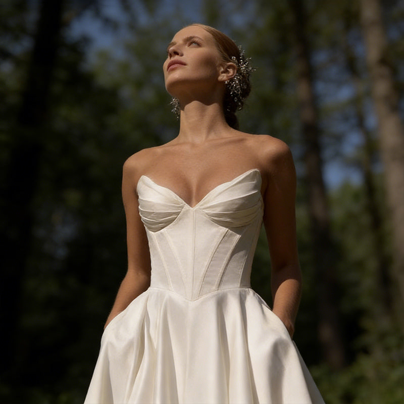 Elegantes Satin Brautkleid Herz Ausschnitt Modernes A Linie Hochzeitskleid mit Beinschlitz Standesamt Elfenbein 2-26W