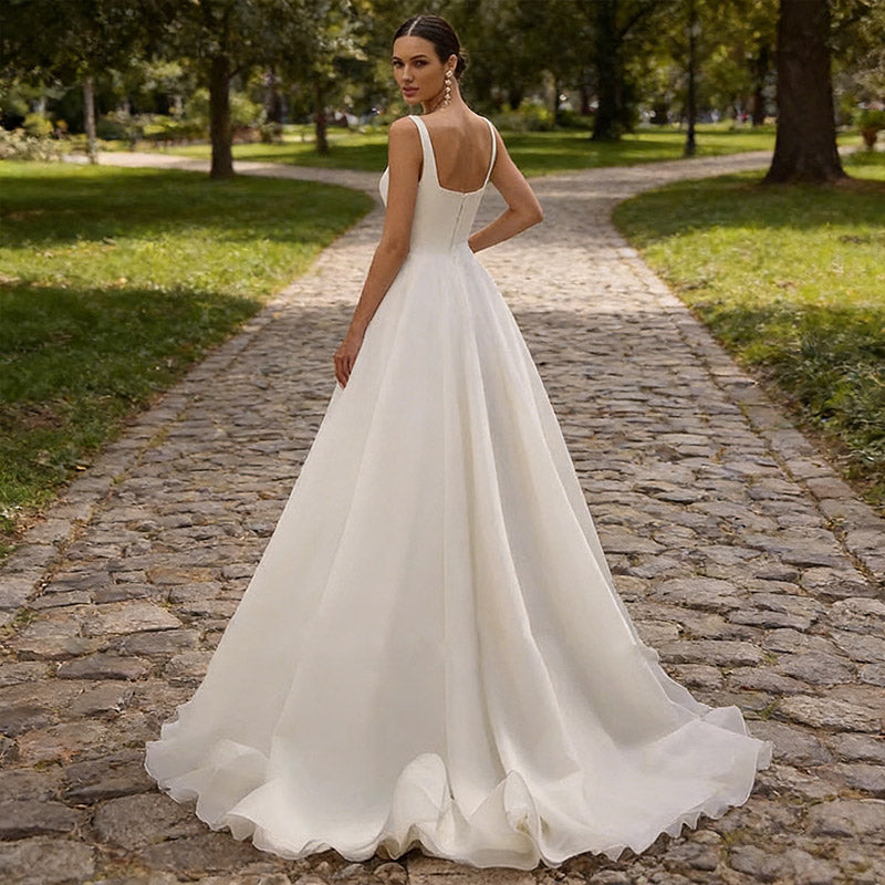 Klassisches A-Linie Brautkleid aus Satin – Hochzeitskleid mit quadratischem Ausschnitt und offener Rückenpartie 32-42