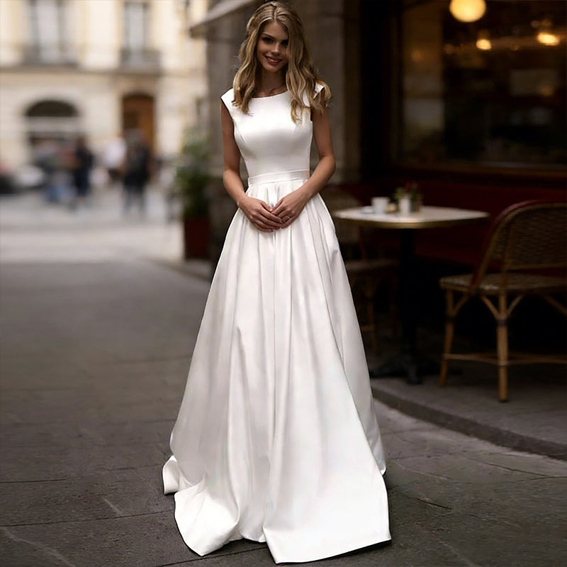 Minimalistisches Brautkleider Prinzessin Satin mit Rundhals Ausschnitt und Praktischen Taschen 36-44
