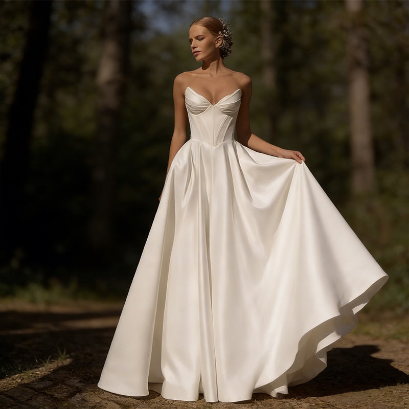Elegantes Satin Brautkleid Herz Ausschnitt Modernes A Linie Hochzeitskleid mit Beinschlitz Standesamt Elfenbein 2-26W