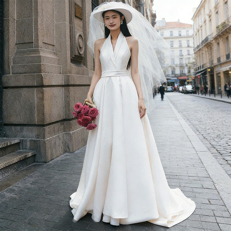 Modernes A-Linie Brautkleid Größe mit Halterneck- Hochzeitskleid aus edlem Satin im Vintage-Stil 32-44