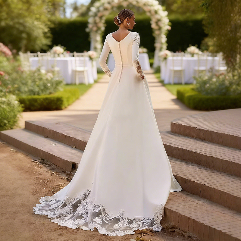 Klassisches Satin Brautkleid mit Spitzenärmeln und Rundhals Ausschnitt Elegantes A Linie Hochzeitskleid 2-26W