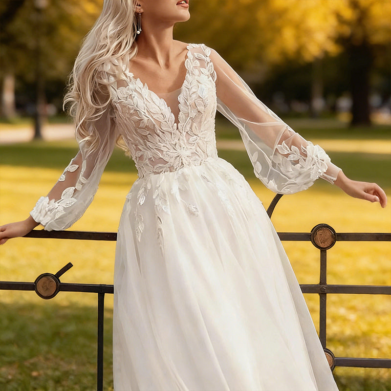 A-Linien Brautkleid in Elfenbein – Hochzeitskleid mit floralem V-Ausschnitt und voluminösem Volant-Rock aus Tüll 2-26W