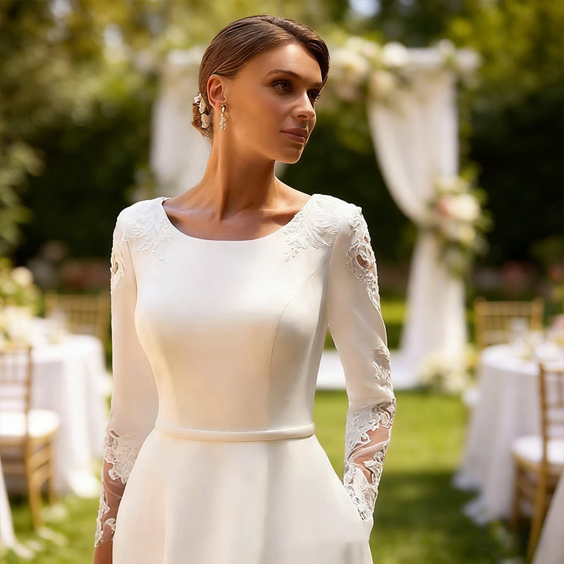 Klassisches Satin Brautkleid mit Spitzenärmeln und Rundhals Ausschnitt Elegantes A Linie Hochzeitskleid 2-26W