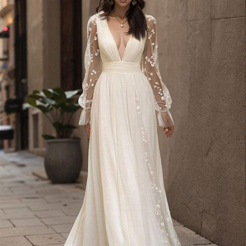 Weißes Boho Brautkleid Spitze V-Ausschnitt Rückenfrei Langarm A-Linie Mit Schleppe Elegantes Hochzeitskleid 2-16