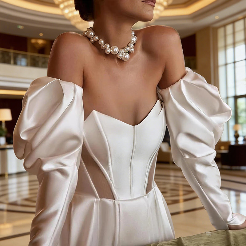 Zeitloses Satin Brautkleid in A Linie mit U Boot Ausschnitt und Taschen 34-44